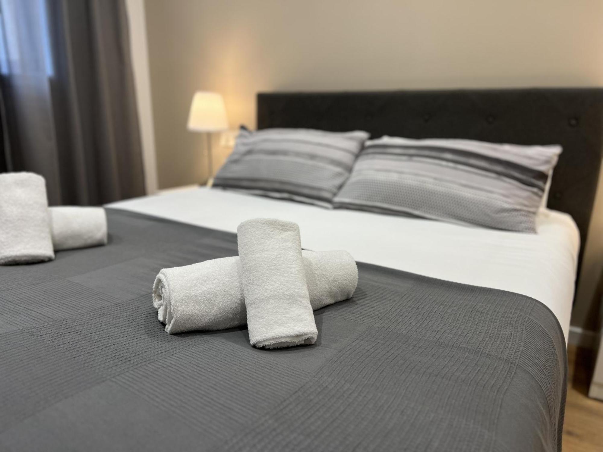 Apartamenticos Plaza Las Armas III 사라고사 외부 사진